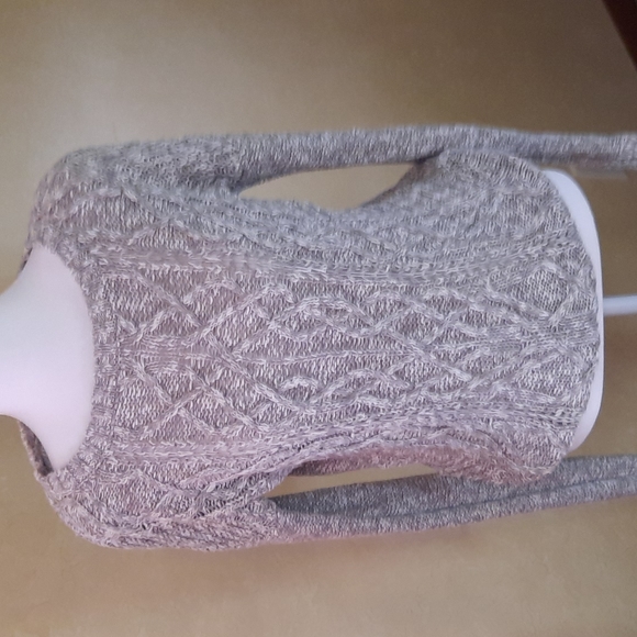 ●Mossimo sweater size s/p - Picture 1 of 3
